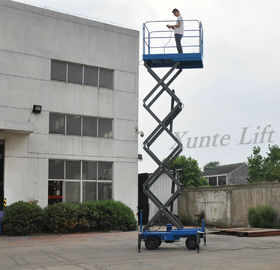 High Strength Manganese Steel Mobile Scissor Lift Of 450kg Loading Capacity