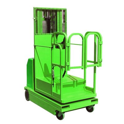 2.7m - 4.5m Hydraulic Warehouse Electric Order Picker Self Propelled In Green