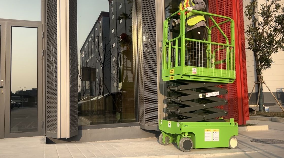 MINI SCISSOR LIFT WITH 3.9M PLATFORM HEIGHT AND 240KG LOAD CAPACITY FOR WAREHOUSE